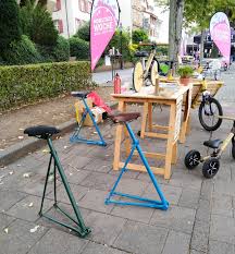 Top marken ✓ günstige preise ✓. Wir Bauen Uns Zu Weihnachten Einen Barhocker Velopflock Velos Uberall Und Rund Um Die Uhr