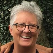 Linda Hohenstein's Instagram, Twitter & Facebook