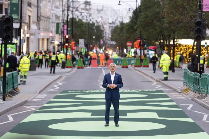 Khan hails pedestrianisation of Oxford Street as 'momentous day' for London | ITV News
