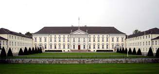 Der besuch des bundespräsidenten beim jubiläumsfestakt des deutschen bühnenvereins in der letzte bundespräsident, der sich im goldenen buch der stadt oldenburg verewigt hat, war prof. Bundesprasidentenwahl 2017