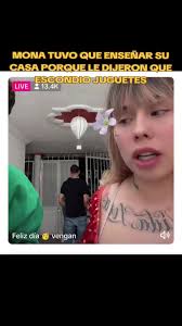 Mona Muestra Su Casa De Muñecas