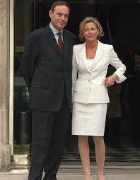 Jun 20, 2021 · claire chazal pourrait bien être remerciée par france 5 dès la rentrée prochaine. Son Mariage Claire Chazal Portrait D Une Journaliste Culte Elle