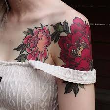 Kadin Omuz Dovmeleri Woman Shoulder Tattoos 9 Shoulder Tattoos For Women Shoulder Tattoo Flower Tattoo Arm