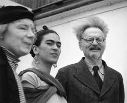 Biografia De Frida Kahlo Y Sus Obras 30 Fotografias De Frida Kahlo Que Solo Los Verdaderos Admiradores Conocen Cultura Colectiva Frida Kahlo Frida Kahlo Fotos Frida