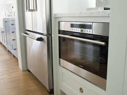 Wolf offers a steam and convection oven that allows you to choose the use of steam, convection, or a steam and convection combination. Wolf E Series 24 In Steam Oven