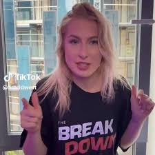 Met Police called on to arrest Astrid Wett after bearing her breasts to  builders - Daily Star