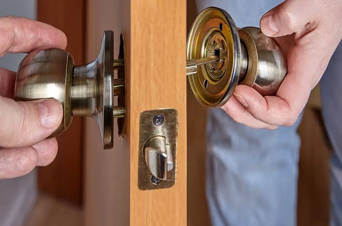 Main Street Locksmith technician working in Ogden