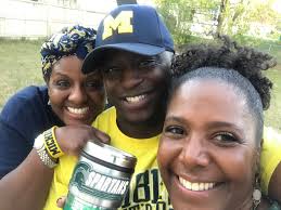 Robyn Lucas (@SGTRobyn)