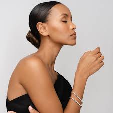 Engraved Initial Dot Bracelet