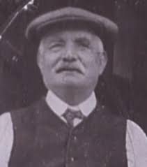 I know who the family members are in this photo and would expect it to have  been taken in Goodman St (1925). It says “Gwenfro Stores Llanberis”