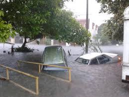 Berdepan keseukaran untuk masuk gear, ini terutamanya berlaku kepada kereta manual. Jika Kenderaan Ditenggelami Banjir Kerana Dia