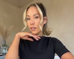 Jessica Brazil's Instagram, Twitter & Facebook