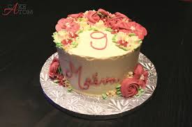 Gateau Avec Des Fleurs En Creme Au Beurre Buttercream Flowers Cake Desserts Kids Cake Cake