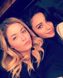 Sasha pieterse thinks there was more of alison's story to tell. Pretty Little Liars Who Is On The A Team Emison Q A With Sasha Pieterse Shay Mitchell
