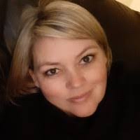 Kelly Gower's Instagram, Twitter & Facebook