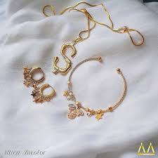 Instagram Micabicolor Gold Set Celine Harf Kolye Celik Kupe Zirkon Kelepce Siparis Icin Whatsapp 0551 946 48 62 Fa Kupe Bileklik Kolyeler