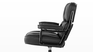 While fabric or plastic office chairs may initially come with a cheaper price tag executive leather office chairs offer the comfortable seating needed to work efficiently while enhancing the appearance of any space. Eames Executive Office Chairs Herman Miller