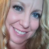 Danielle Plunkett's Instagram, Twitter & Facebook