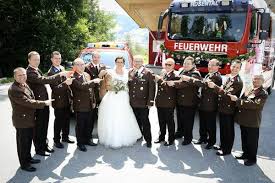 Ирена риндье, милан пешель, йоханна гастдорф и др. Rosental Die Feuerwehruniform Pragte Eine Hochzeit Regionews At