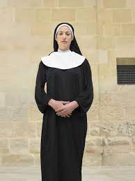How To Make A Nun S Habit Costume Nun Costume Sound Of Music Costumes Plain Black Long Dress