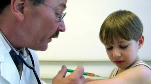 Impfungen wie tetanus und fsme sollten regelmäßig aufgefrischt werden. Impfung Wundstarrkrampf Keuchhusten Diphterie Br Wissen
