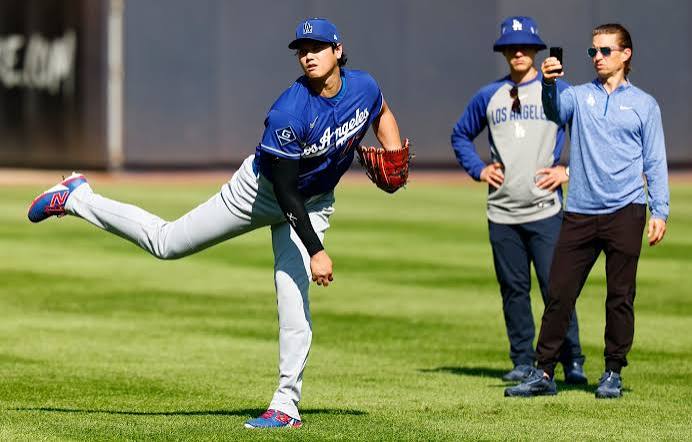 Dodgers two-way star Shohei Ohtani won't pitch for 'some time' because of left knee