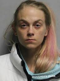 Ariel Puckett's Instagram, Twitter & Facebook