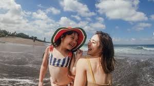 Very smart, honest and optimistic. Wear Bikini To Tiger Print Clothes 5 Styles Of Holiday Gisel And Gempi