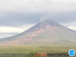 Semeru taman nasional bromo tengger semeru setelah sebelumnya ditutup karena adanya erupsi diperpanjang sampai dengan 31 maret 2021. Gunung Semeru Masih Erupsi