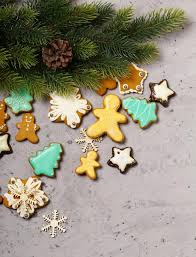 Biscuits De Pain D Epice Avec Le Glacage Blanc Pour Noel Image Stock Image Du Biscuits Avec 62961921