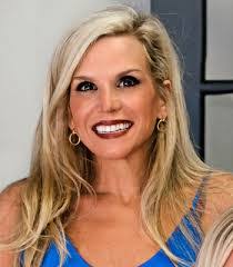 Shannon Riddle's Instagram, Twitter & Facebook