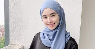 Aku dan lidya sudah lama sekali tak bertemu. Awm7kipopwwdum