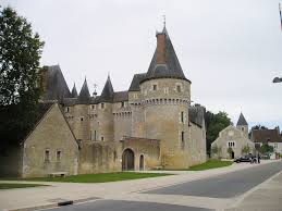Choose from more than 388 properties, ideal house rentals for families, groups and couples. Datei Schloss Von Fougeres Sur Bievre Mit Der Kirche Saint Eloi Jpg Wikipedia
