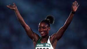 Kariyerindeki çeşitli aksaklıklardan sonra, ülkesinde birincilik kazanan ilk sporcu olduğunda ün kazandı. Bbc World Service Sporting Witness Chioma Ajunwa Making Olympic History