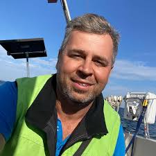 Hello Group,** Has anyone experienced sudden **power cut-outs**? I've had  my C11 for about a month and while riding, the power suddenly disconnects  and the entire electrical system shuts down. It doesn't