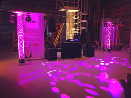 Trusssaulen Moving Heads Die Halle Wurde Von Eventwerkrodgau Illuminiert Erstklassig Beleuchtung Eventwerk Weddingdj In 2020 Novelty Lamp Lava Lamp Lamp