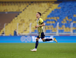 Soccer, mesut ozil, arsenal f.c., german, mesut özil. Fenerbahce Mesut Ozil Football Football Player Turkish Wallpaper Resolution 2500x1918 Id 1179852 Wallha Com