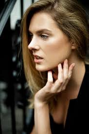 Kate Halliday's Instagram, Twitter & Facebook