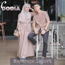 Model gamis couple keluarga model modern untuk lebaran, pesta atau kondangan. Baju Couple Tunangan Kekinian Elegan Mewah Pasangan Muslim Wanita Kondangan Dress Couple Kondangan Shopee Indonesia