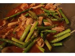 2 tablespoons groundnut oil 3 stalks, top and tailed, hard outer pieces removed, smash. Blue Dragon Tomato Sweet Chilli Cooking Sauce Elsie Hui