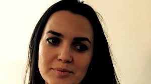 Mesajul Veronicăi din Canada pentru Tăriceanu: "Deși iubim micii, pentru că  au gust de România, nu ne vom lăsa țara pe mâna unor oameni ca  dumneavoastră"