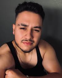 No confies de las palabras bonitas Muchos tiene azucar en la boca y veneno  en su corazon