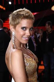 2 wochen mit ihrer letzten chemo durch. Sylvie Meis Spricht Offen Uber Chemotherapie Ich Hatte Angst Vor Dem Spiegel Mopo De
