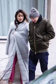 Die professionellen medizinischen masken sind momentan knapp und wir wollen sie dem medizinischen personal auf keinen fall wegnehmen! Lena Meyer Landrut On The Set Of Her New Music Video In Berlin 03 15 2016 6 Hawtcelebs
