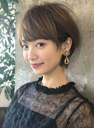 美容室 ヘアスタイル検索サイト ビューティーナビ 分け目のつかない大人レイヤーショート circus by beautrium 表参道 日本人の ショートヘア 美しい髪 ヘアスタイリング