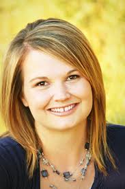 Heather Demars's Instagram, Twitter & Facebook