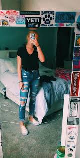 Modern stylists suggest loads of cute and stylish accessories for girls, and there are trendy jeans, stylish skirts, fun sweatshirts and cozy hoodies are the things that make teenagers feel truly confident and comfortable. Pin On Style
