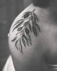 A Peaceful Olive Branch 17 Shoulder Tattoos That Are Goals Af Shoulder Tattoos Bird Shoulder Tattoos Tattoos