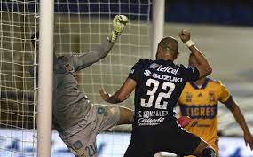 Pumas and tigres battled to a scoreless draw in a match in which both teams had opportunities. Tigres Vs Pumas 1 1 Carlos Gonzalez Salva El Invicto De Ultima Hora