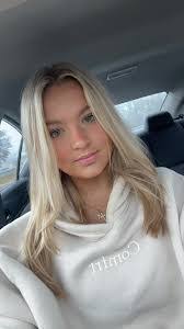 Amber Barron's Instagram, Twitter & Facebook